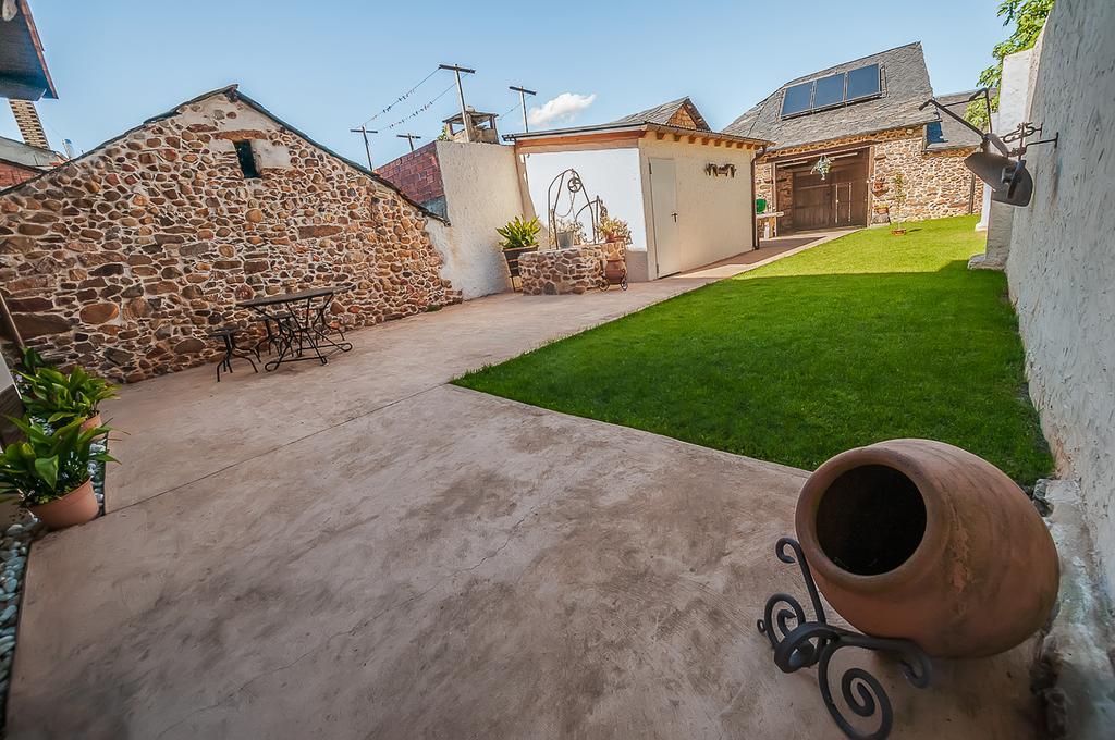 Casa Rural El Almendro De Maria Ponferrada Exterior foto