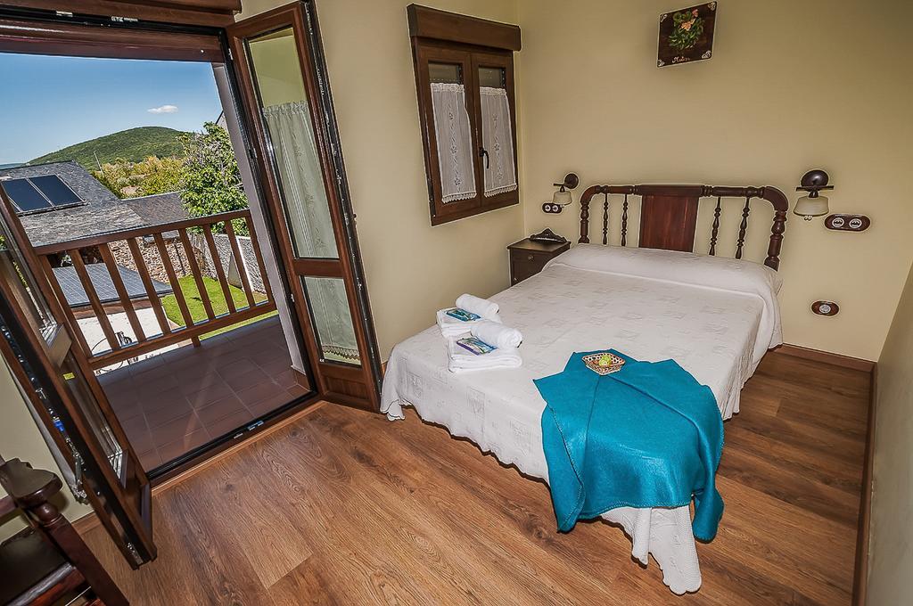 Casa Rural El Almendro De Maria Ponferrada Zimmer foto