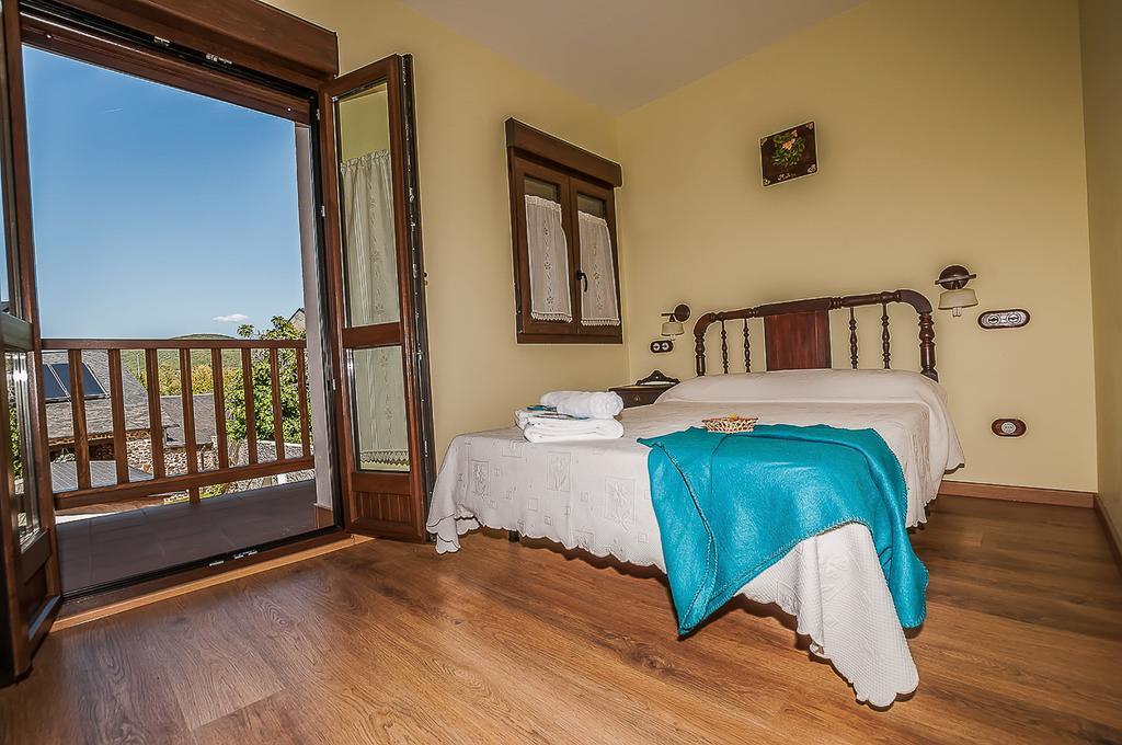 Casa Rural El Almendro De Maria Ponferrada Zimmer foto